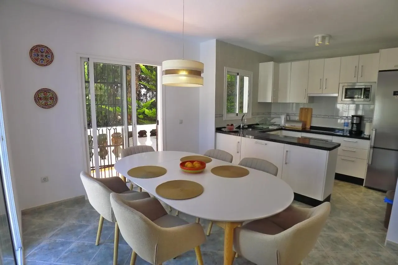 Villa Golondrinas - Private Villa To Sleep 6 Nerja Spain