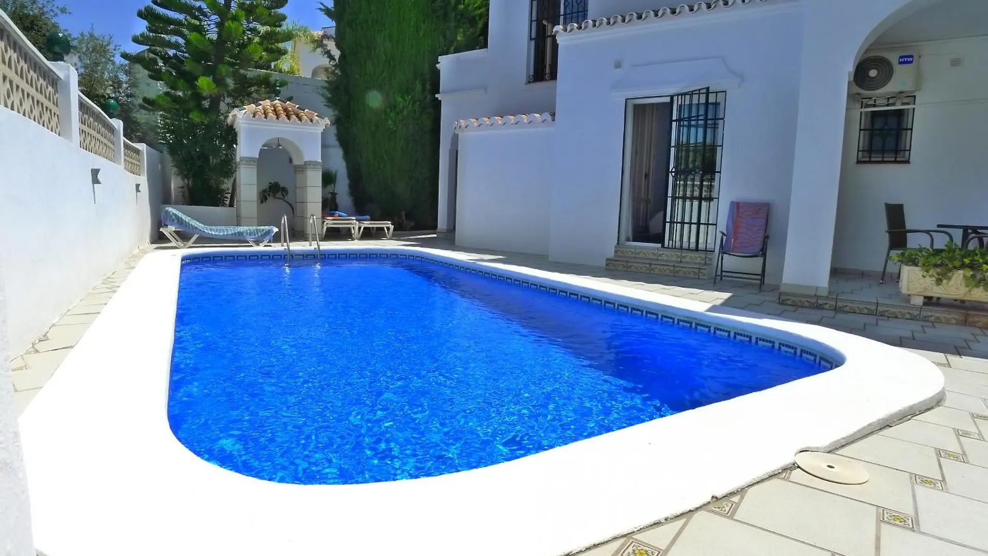 Villa Golondrinas - Private Villa To Sleep 6 Nerja